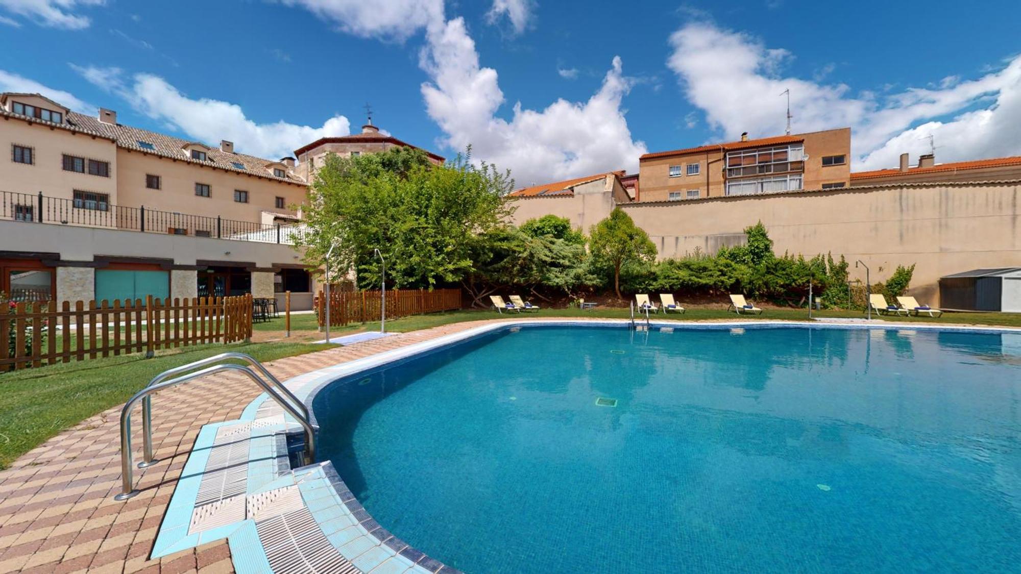 Azz Penafiel Las Claras Hotel & Spa Екстериор снимка