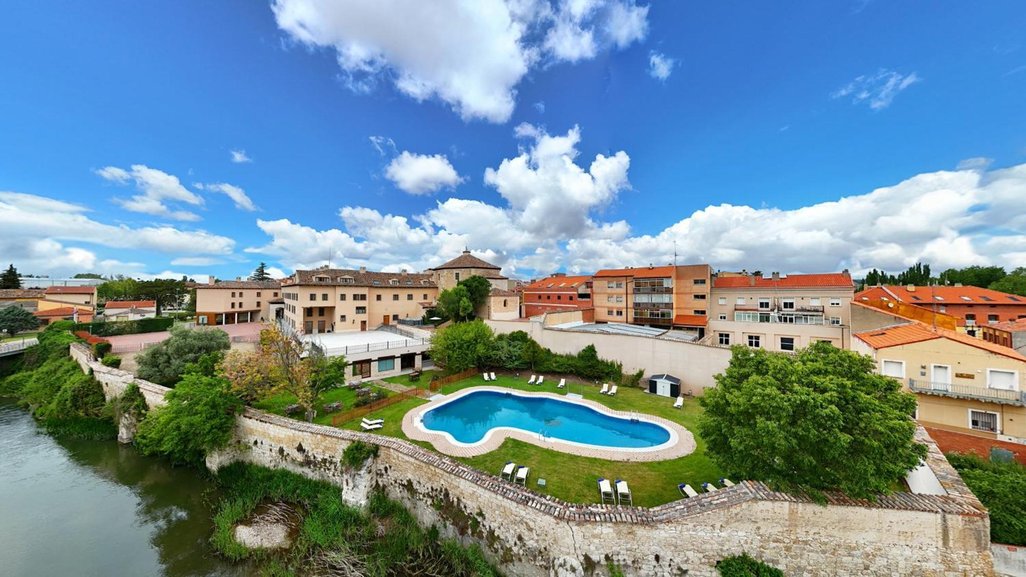 Azz Penafiel Las Claras Hotel & Spa Екстериор снимка