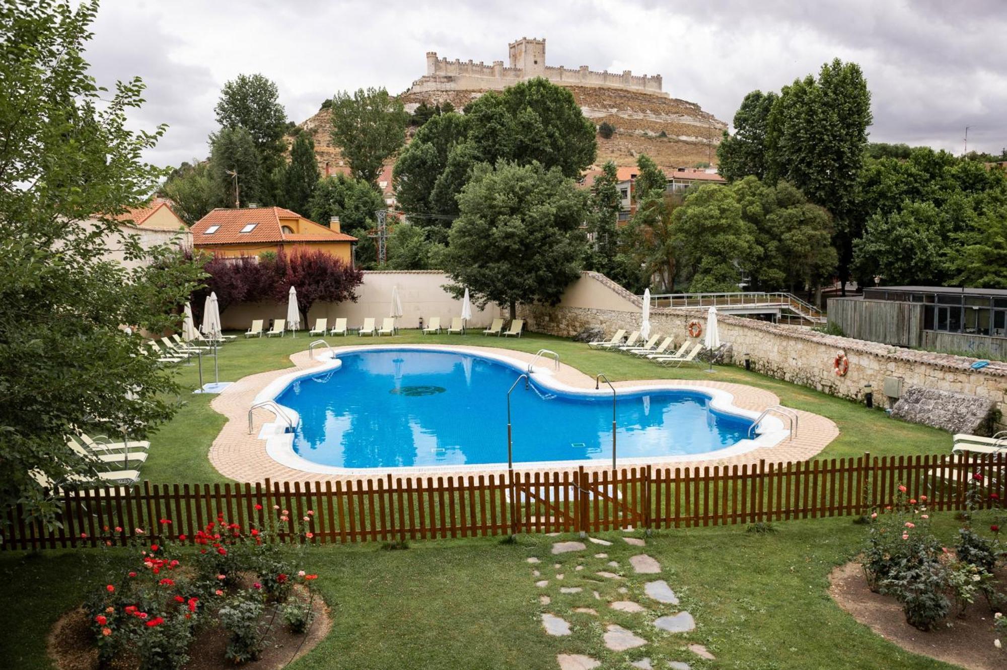 Azz Penafiel Las Claras Hotel & Spa Екстериор снимка